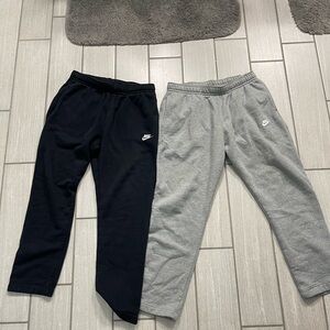 Lot of two Nike Club Fleece Sweatpants